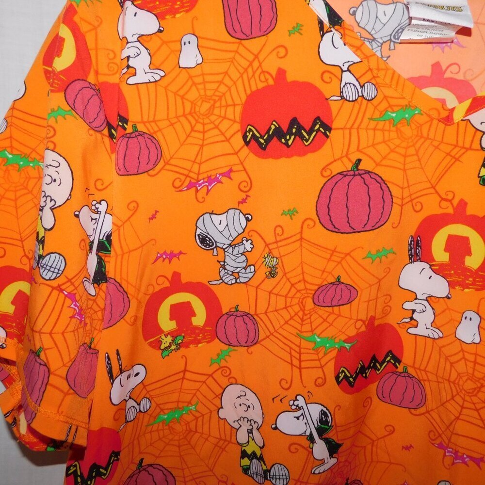 Peanuts Charlie Brown Snoopy Woodstock Orange Halloween Scrub Top Women 2XL - Picture 2 of 9